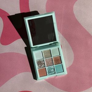 HUDA beauty palette